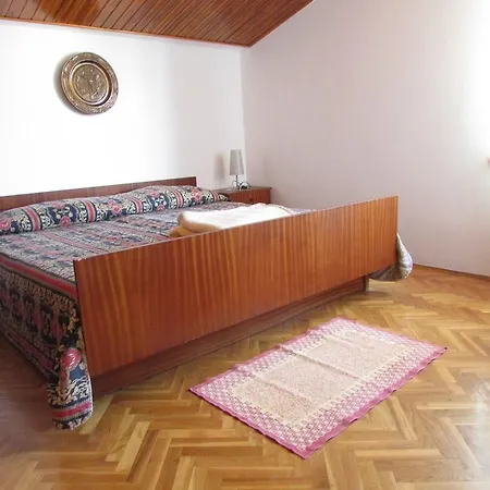 Paliska House With Guest house